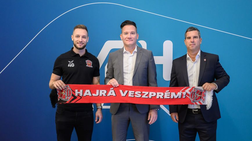 MBH_Bank_Veszprémi_Kézilabda_csapat_aláírás_02_02