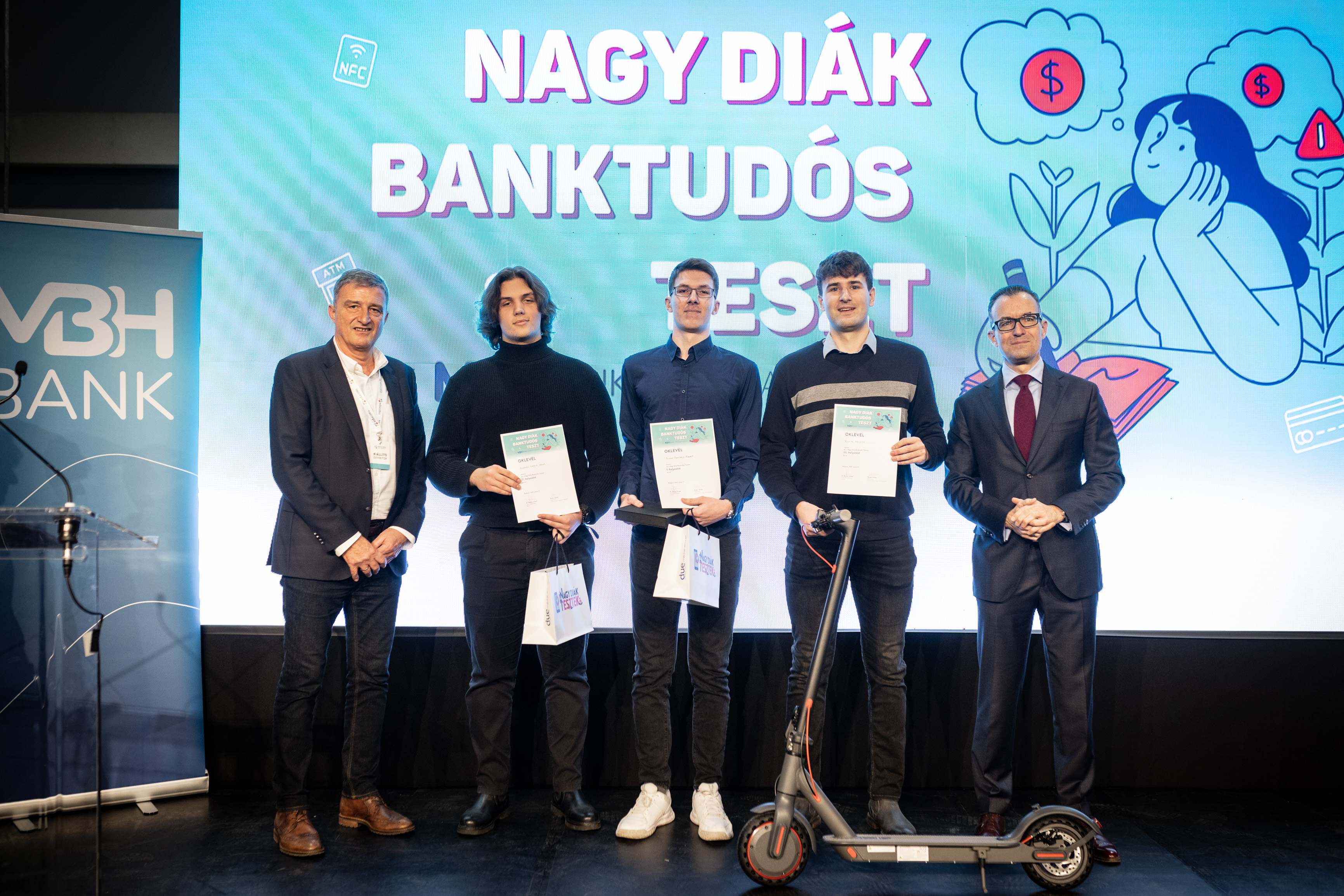 Több mint 15 ezer fiatal vett részt a Nagy Banktudós Teszten