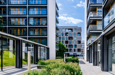 MBH_ZoldLakashitel_2025marc_LAKAS_termek_440x286