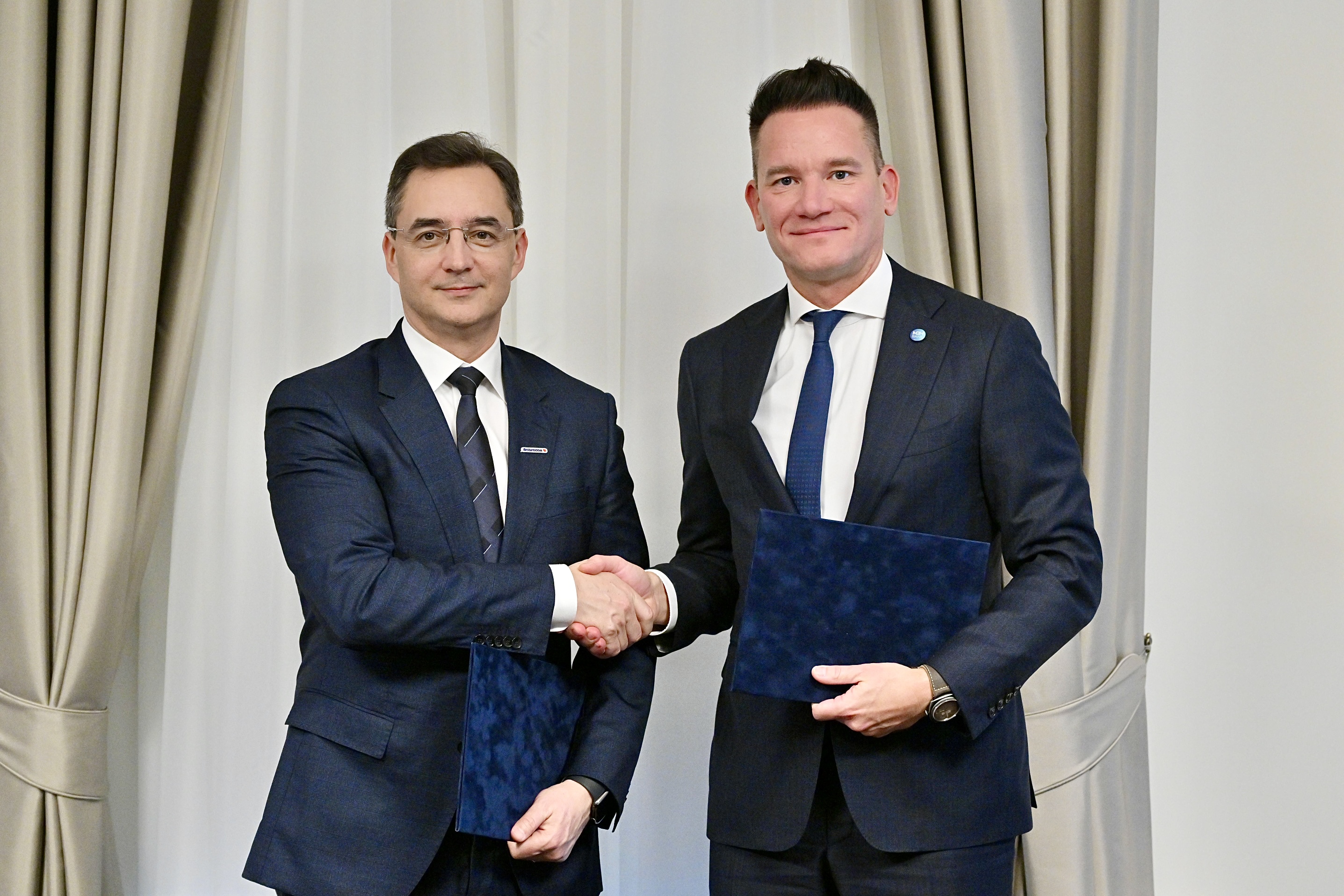 MBH Bank_Debrecen_02
